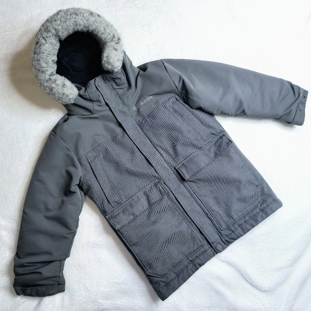 Boys boundary bay down Columbia parka.